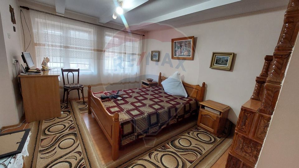 4 room House / Villa for sale