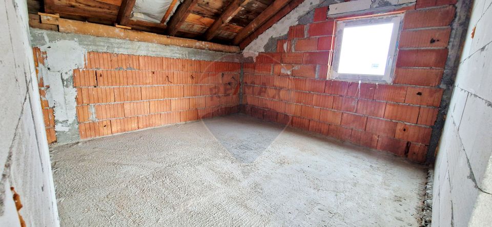 4 room House / Villa for sale