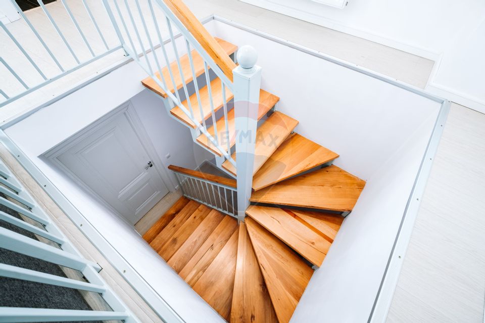 Apartament penthouse pe doua niveluri (4 camere)