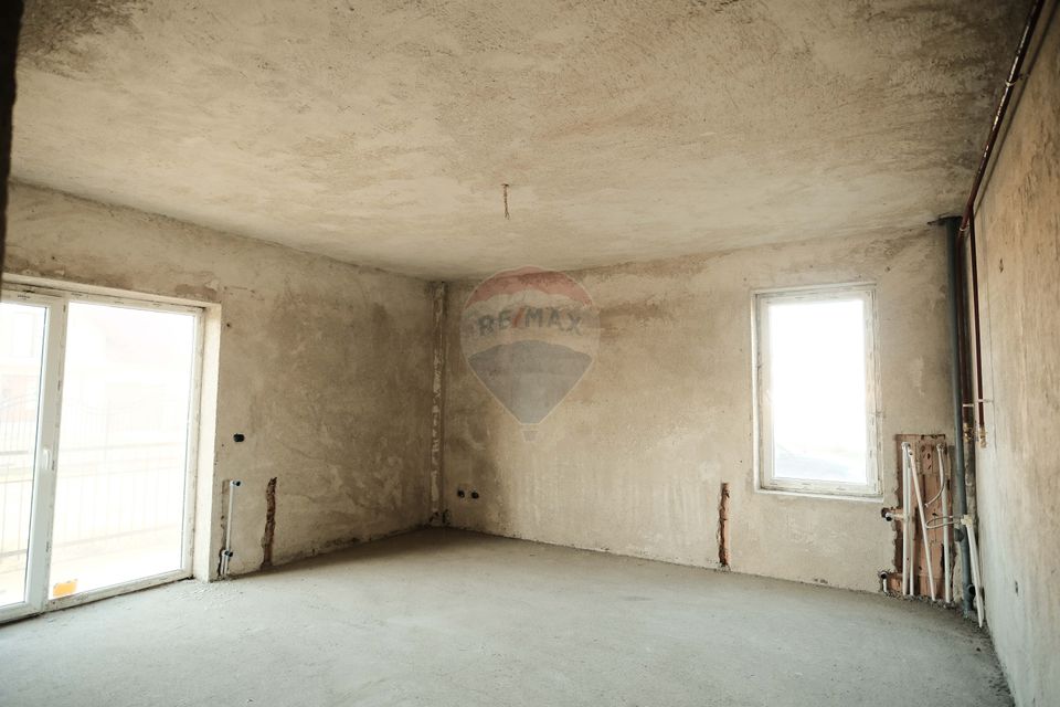 643sq.m Commercial Space for sale, Est area