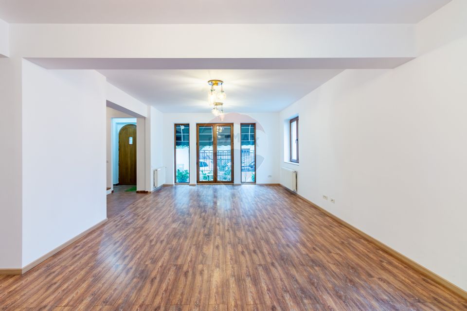 4-5 Bedroom Villa in Floreasca | Ideal for Residential or Office