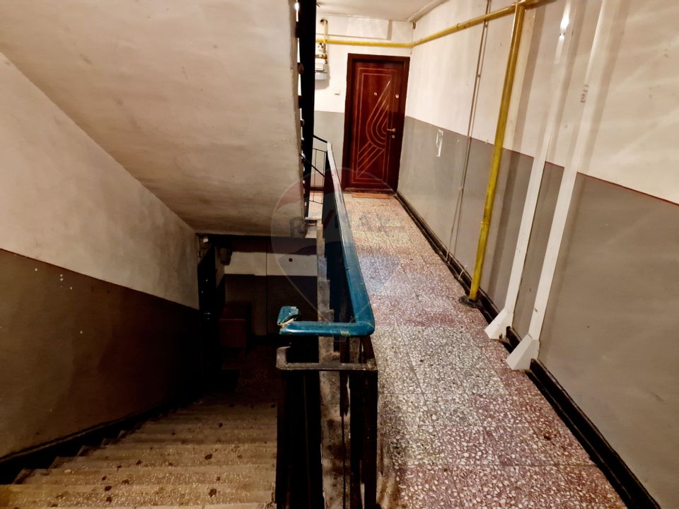 Apartament cu 3 camere de vânzare în zona Darmanesti