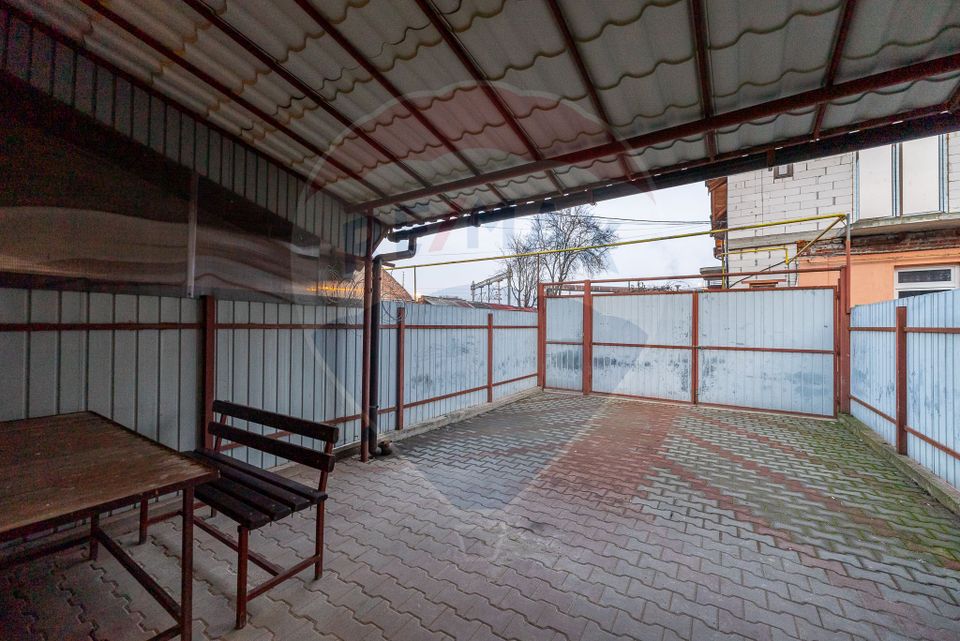 Apartament la casă de închiriat