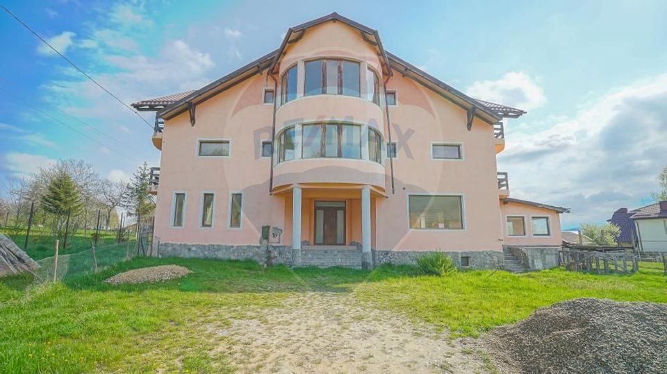 Pensiune de vânzare în Predeluț – Bran