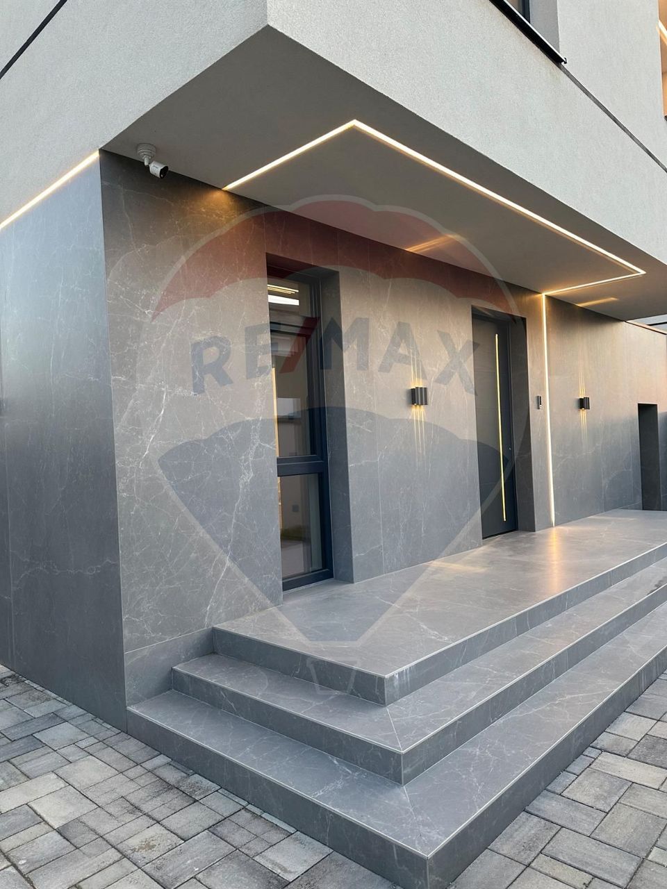 Vila moderna de inchiriat cu 5 camere, prima inchiriere