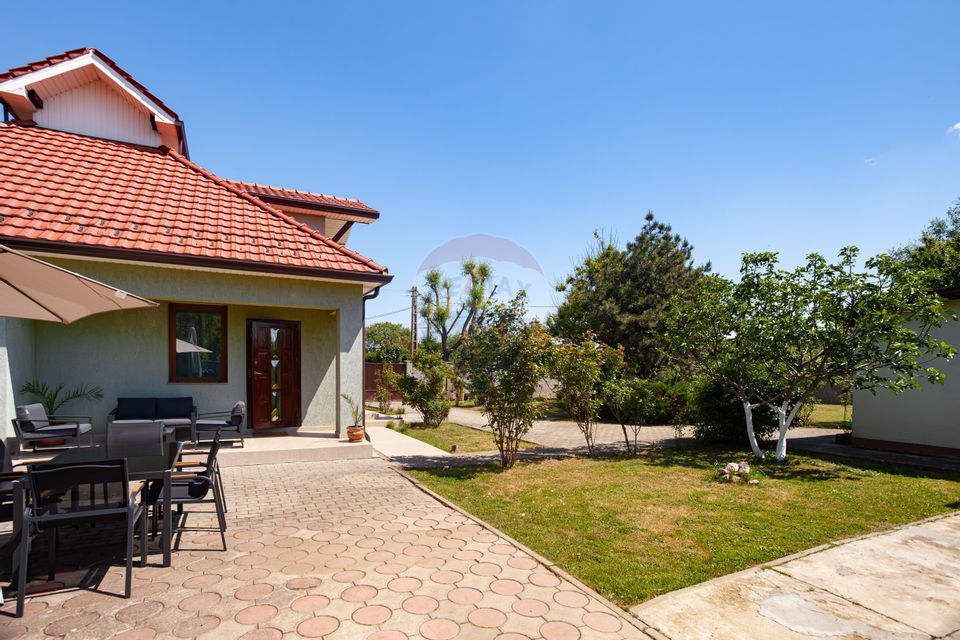 Casă cochetă de vânzare, teren 954 mp, posibil parcelare, în Subcetate