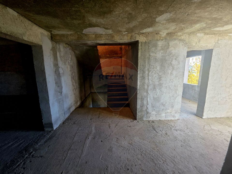 Casă / Vilă cu 5 camere de vânzare