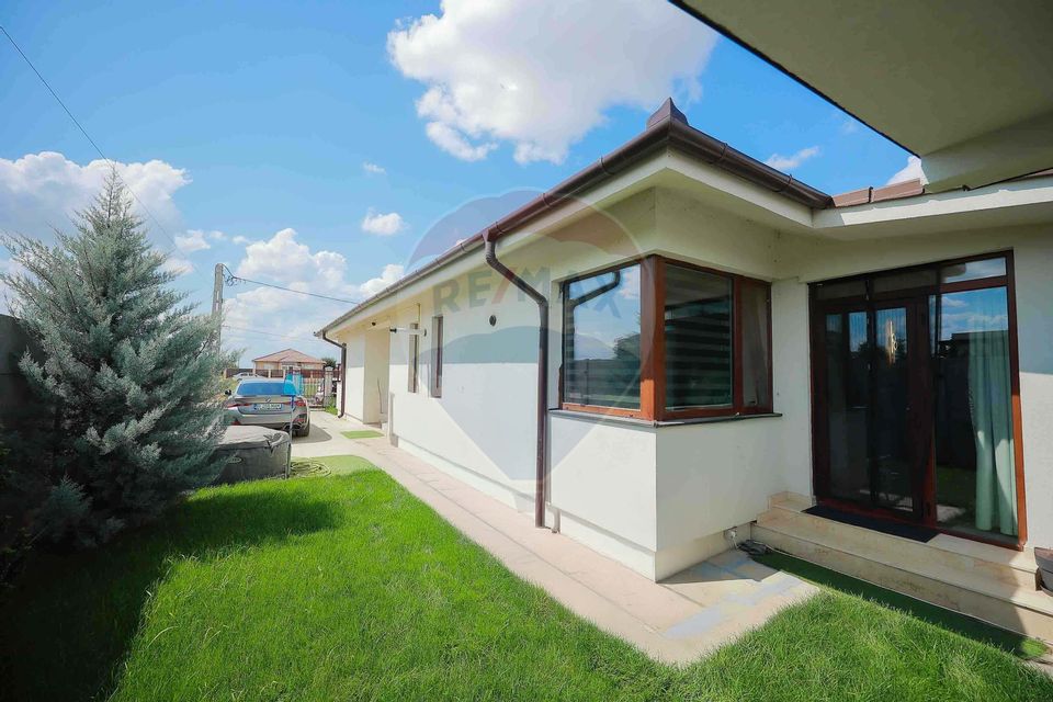 Casă modernă cu 4 camere de închiriat în Sântandrei - smart home