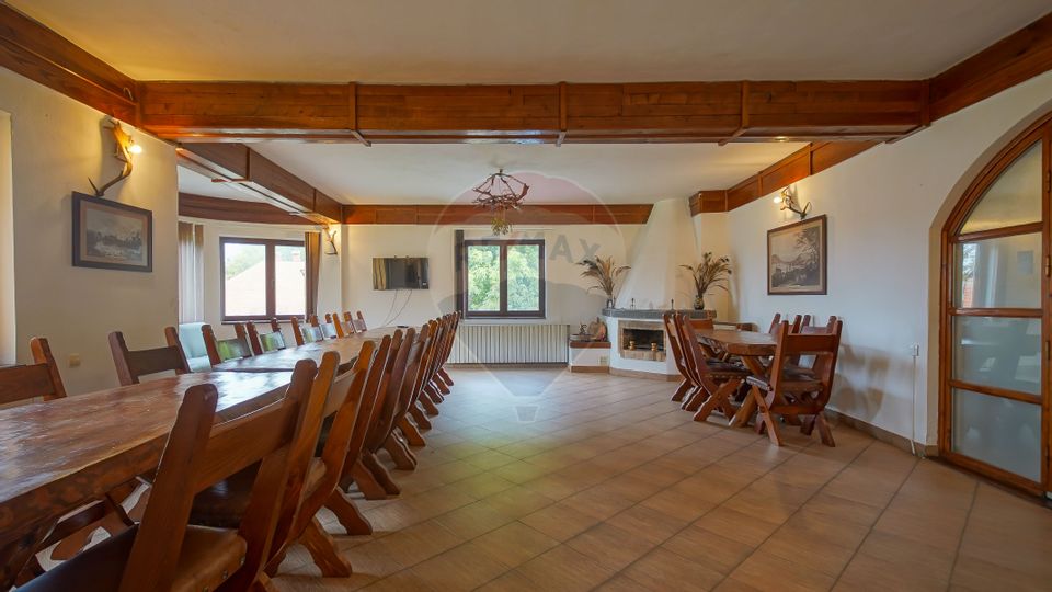 Vilă S+P+E+M | 878 mp utili | teren 1.404 mp | în Poiana Brașov