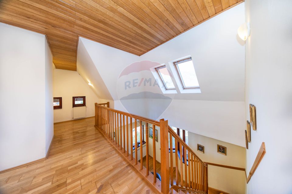 Vilă Moieciu, 375 mp util + teren 2.992 mp, View - Comision 0