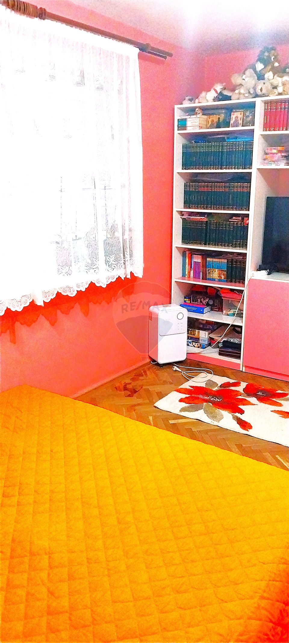 Apartament cu 2 camere de vânzare în zona 1 Mai Insula