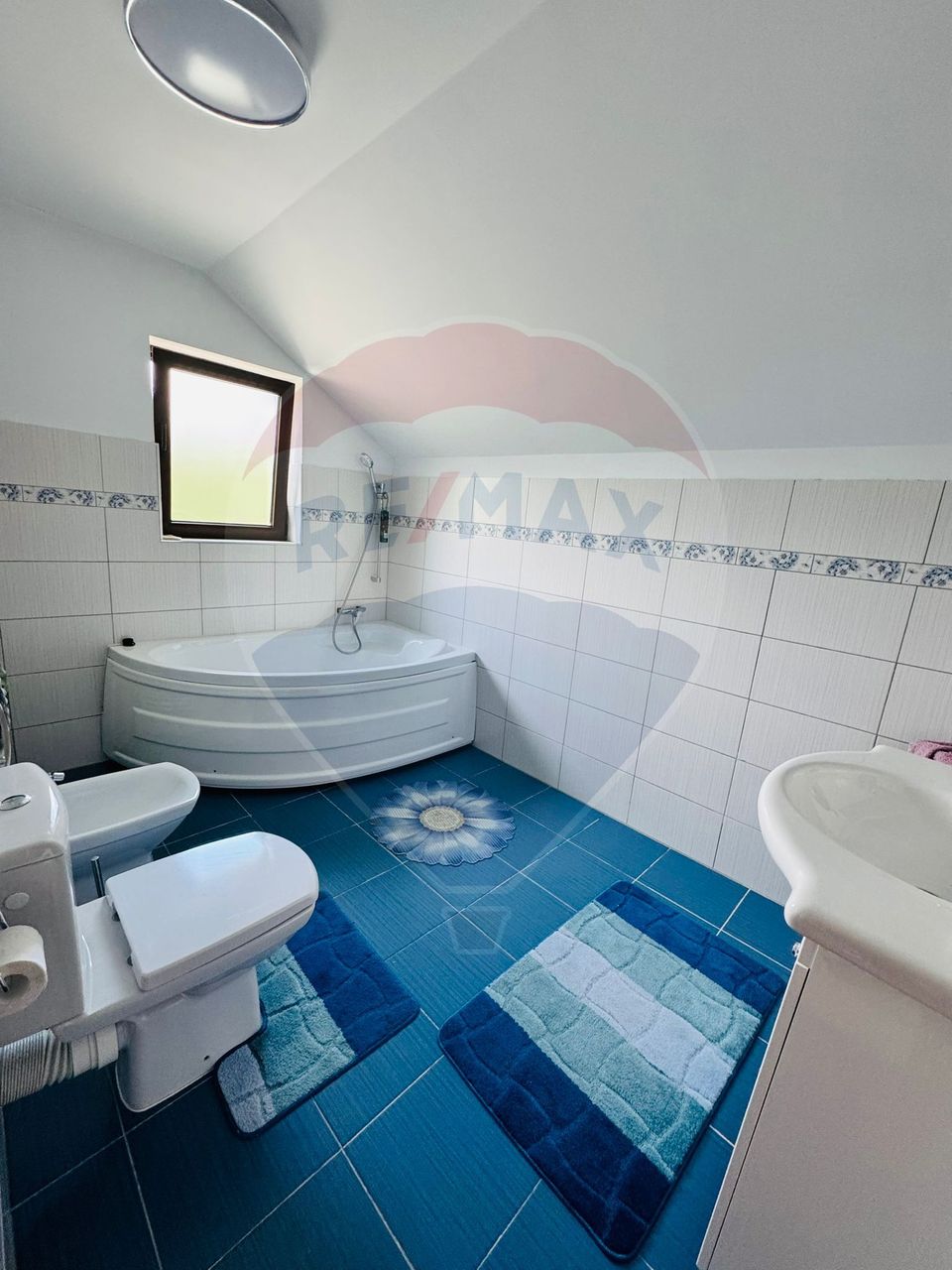 4 room House / Villa for sale