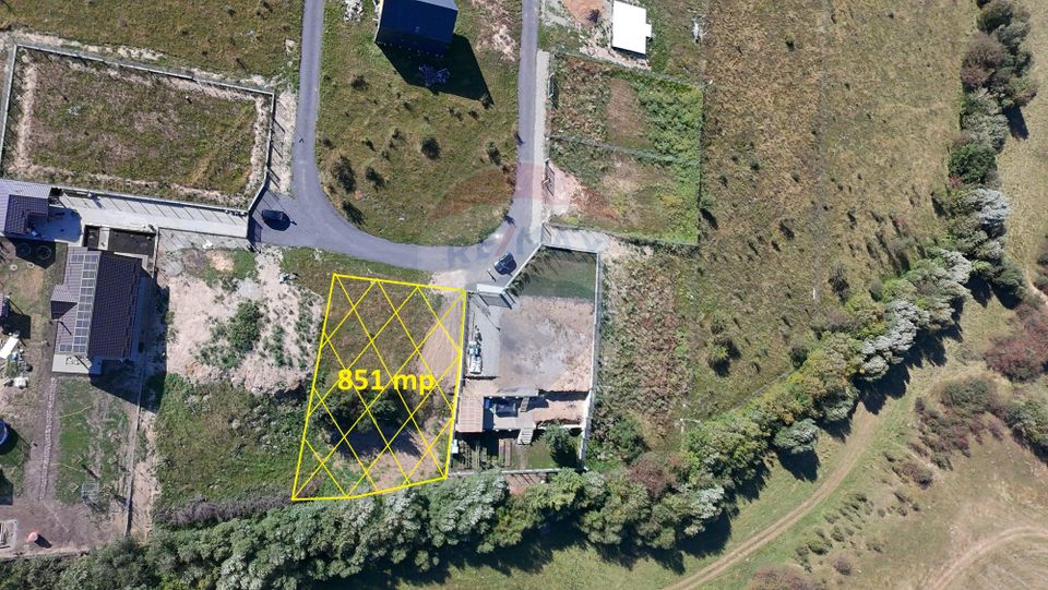 851 mp, Pârâu in spate - Brașov | Centrul echitație și Complex Pănicel