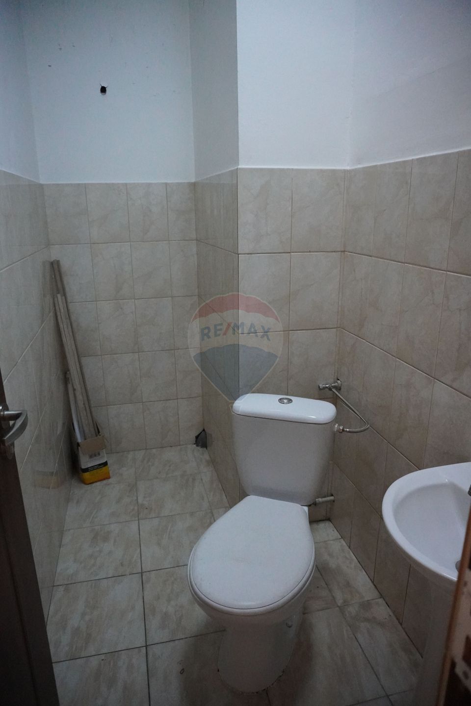 35sq.m Commercial Space for rent