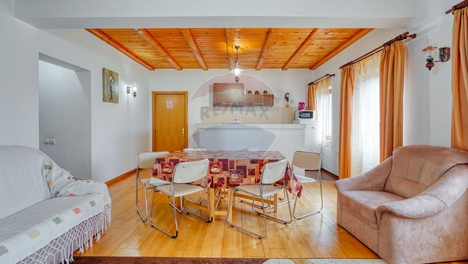 Vilă de vânzare în Predeal – vedere panoramică către pârtia de schi