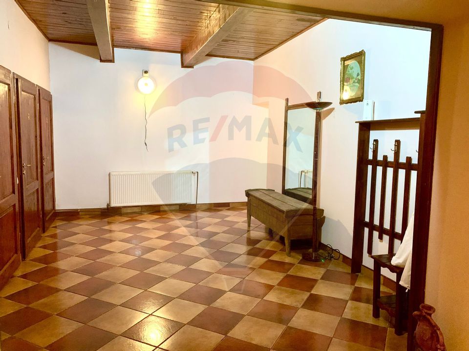 13 room Hotel / Pension for sale