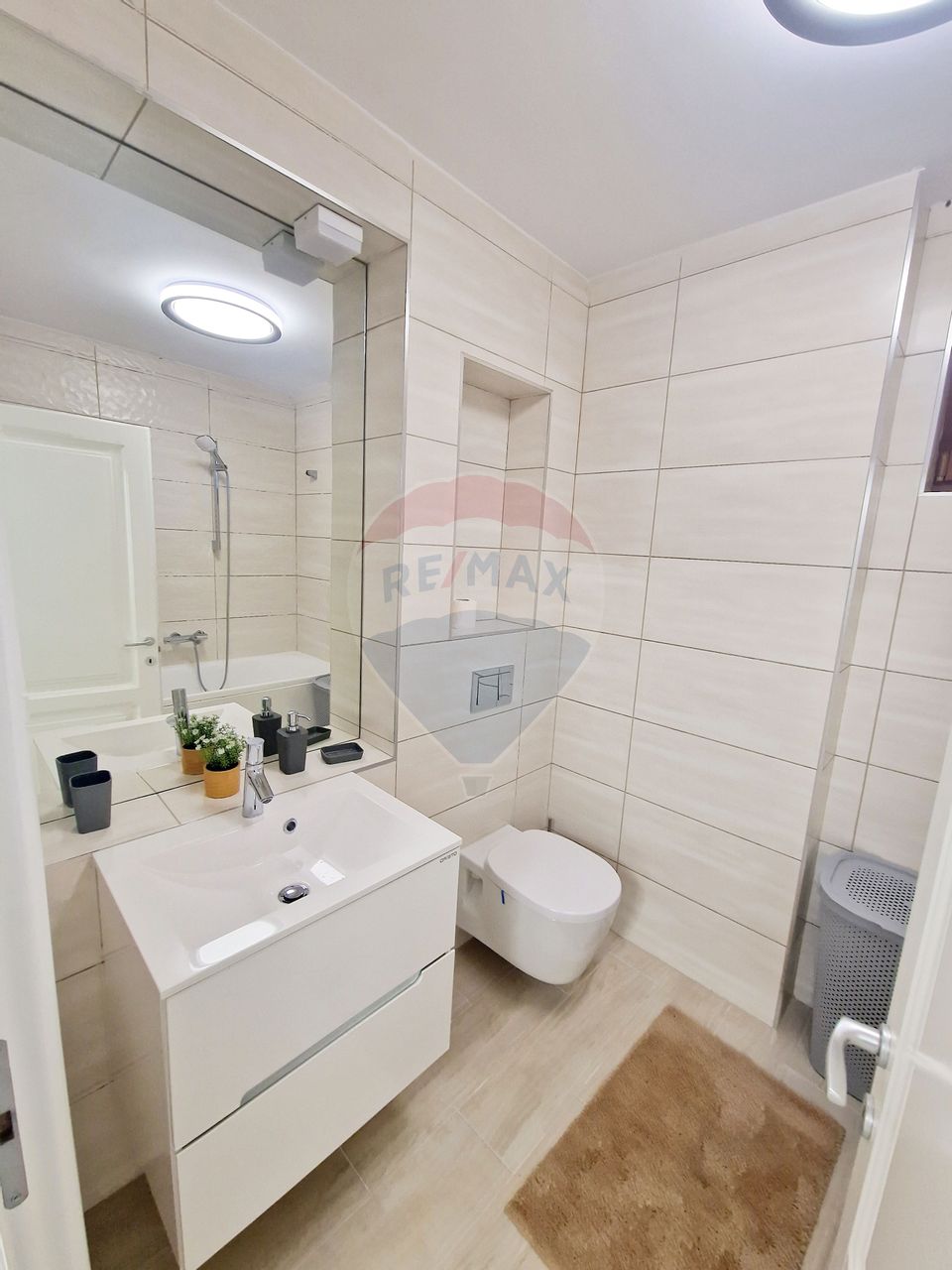 Apartament cu 2 camere de vânzare în Cartierul Tei