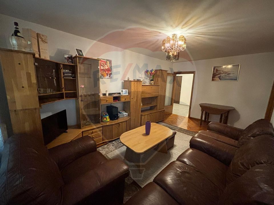 4 room Apartment for sale, Teiul Doamnei area