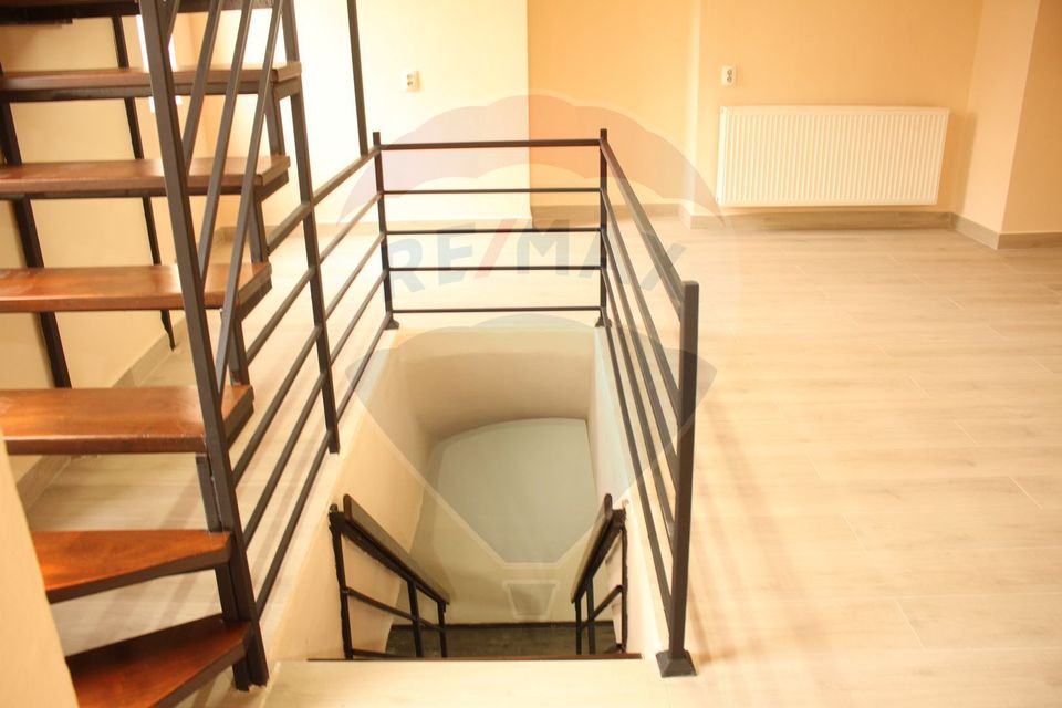 50.74sq.m Commercial Space for rent, Ultracentral area