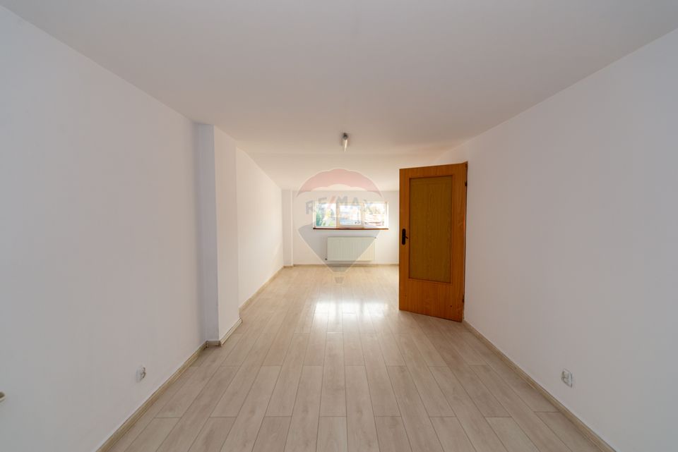 Villa with 10 rooms for rent, GF+GF+1+M, 284mpu, 220 sqm land