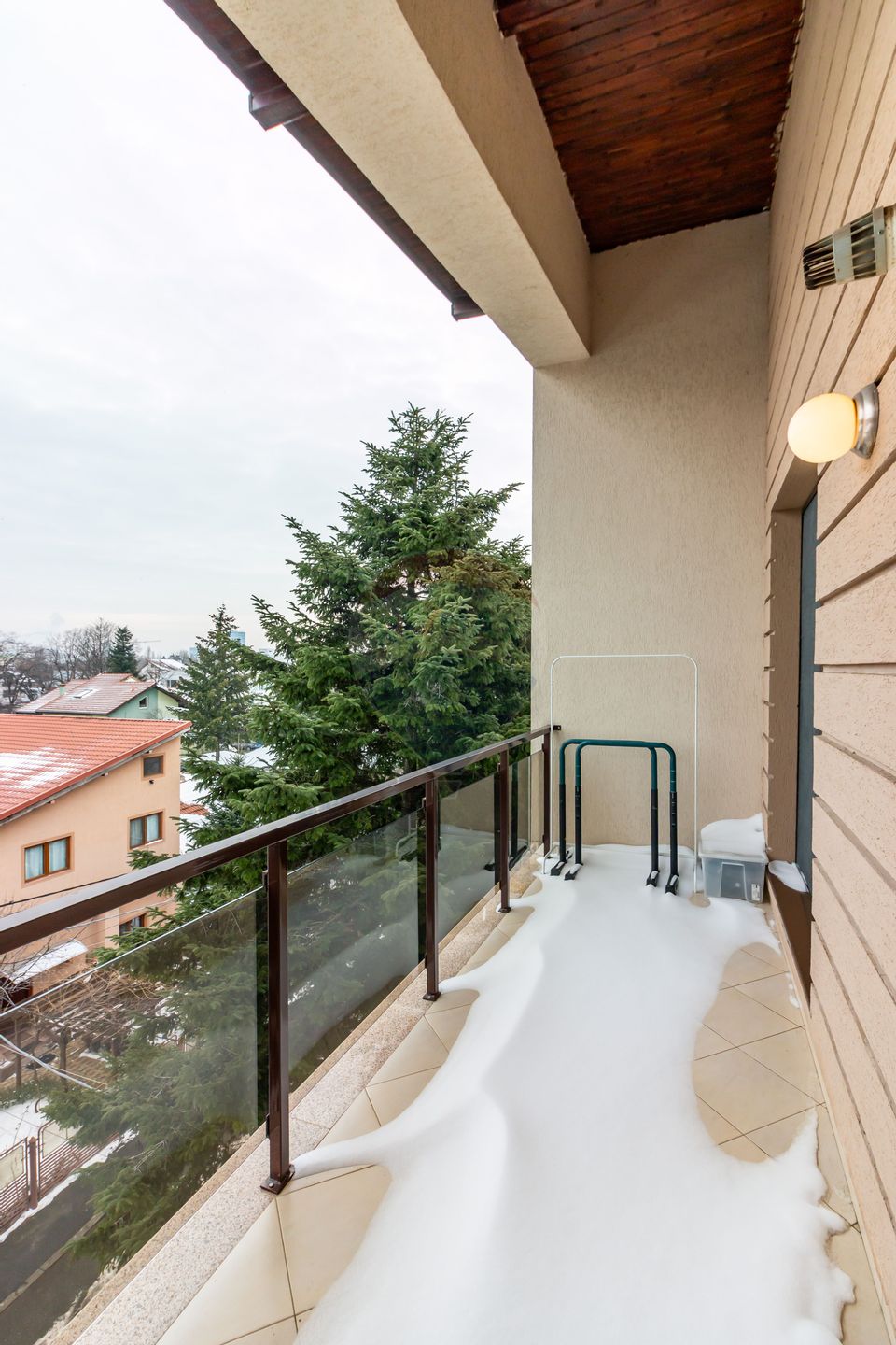 3 room apartment | Damaroaia | 87 sqm | 3/3 | two bathrooms | Park