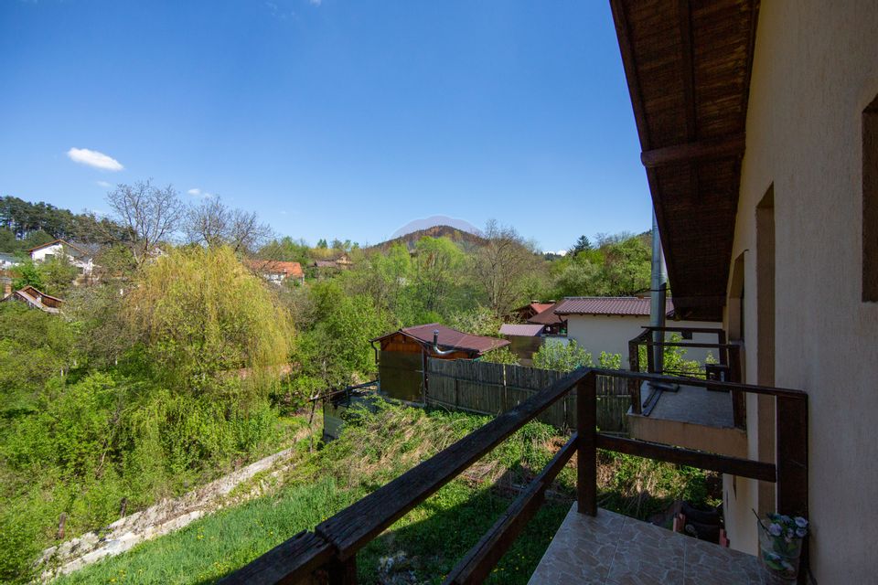 Casă individuala cu priveliste, 5 dormitoare, teren generos Baciu