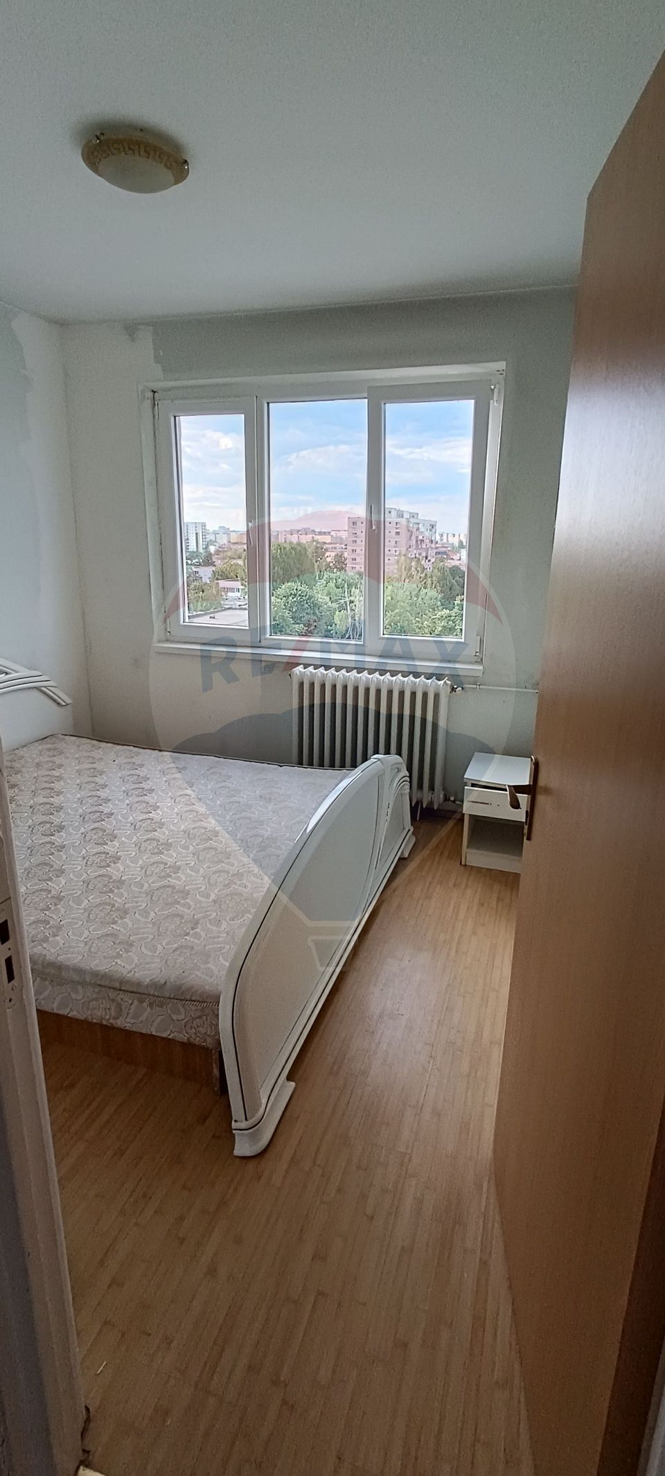 Apartament 4 camere metrou Romancierilor