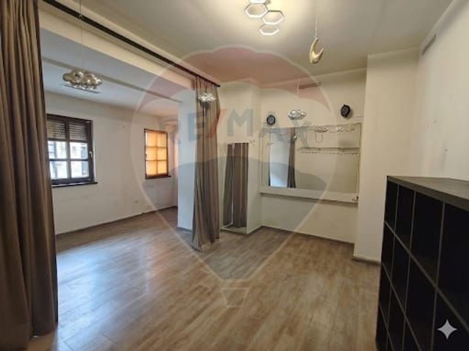 174sq.m Office Space for rent, Ultracentral area