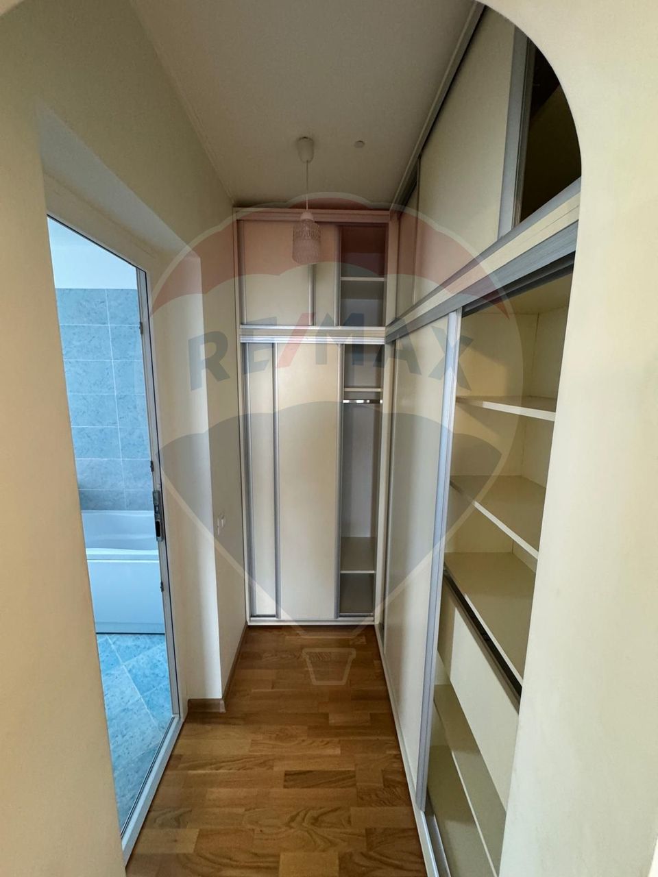 6 room House / Villa for sale, Darmanesti area