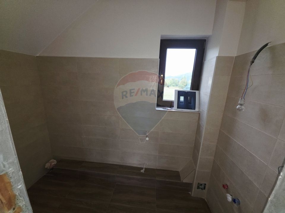 Casa  si  teren zona Balaurul