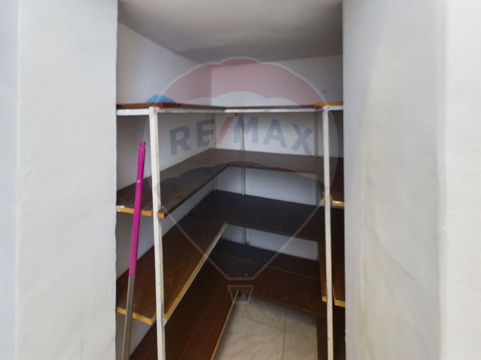De Vanzare Spațiu Comercial Ultracentral 4 camere