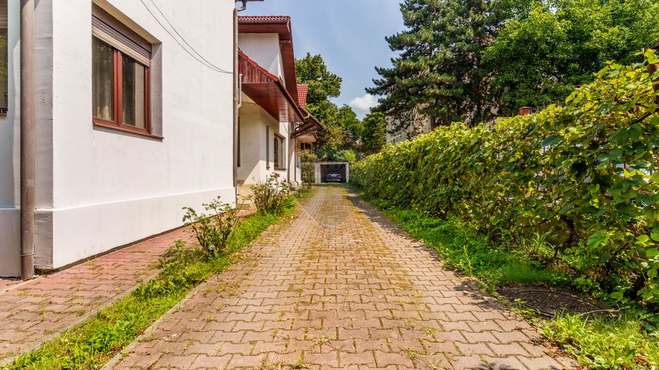 8 room House / Villa for sale, Gheorgheni area