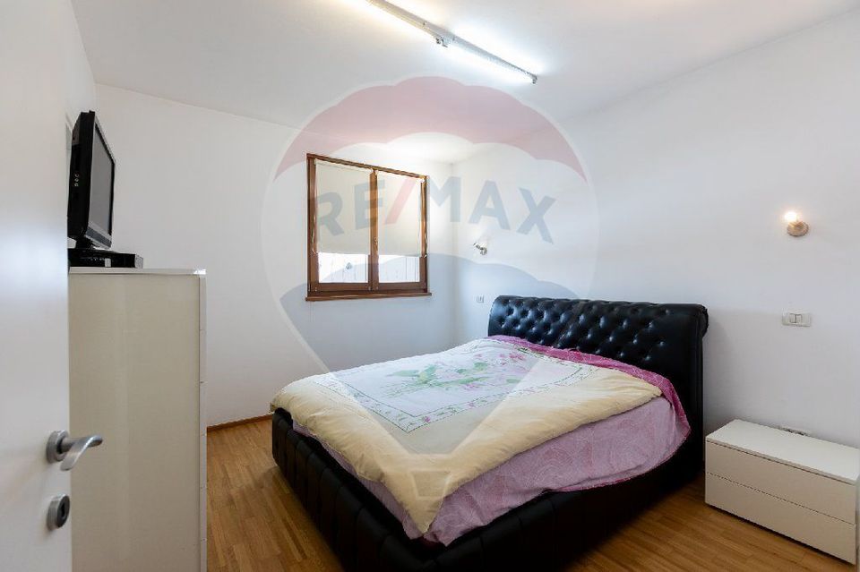 8 room House / Villa for sale