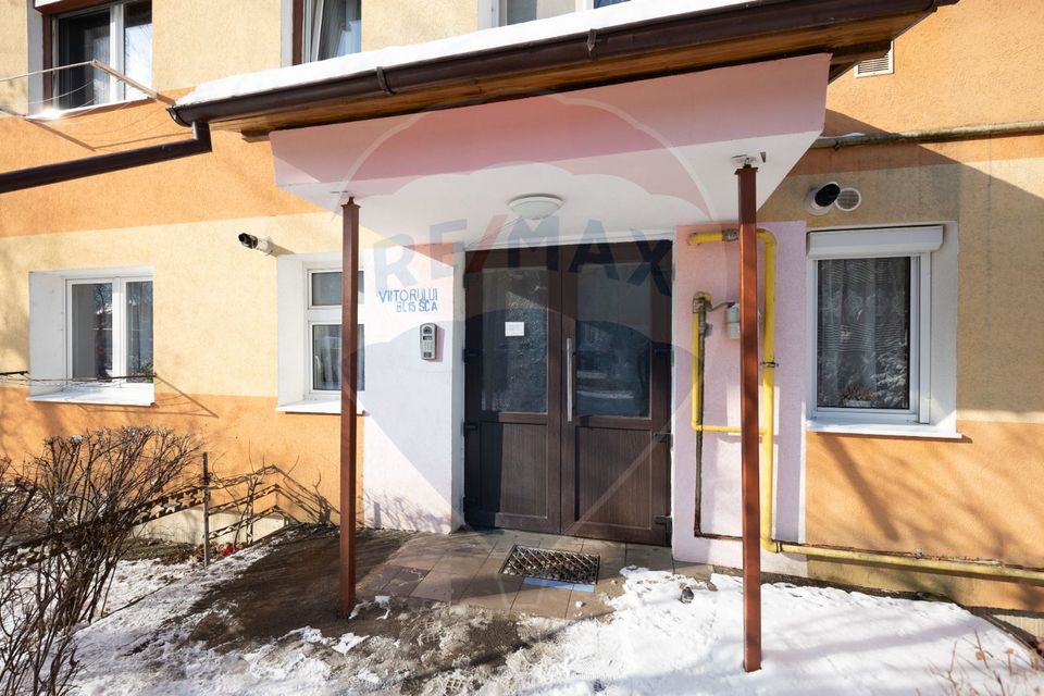 Apartament cu 3 camere de vânzare în zona Electroprecizia