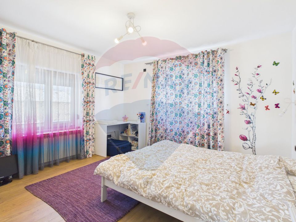 Villa with 6 rooms, pool and land 1300 sqm, for sale in Otopeni