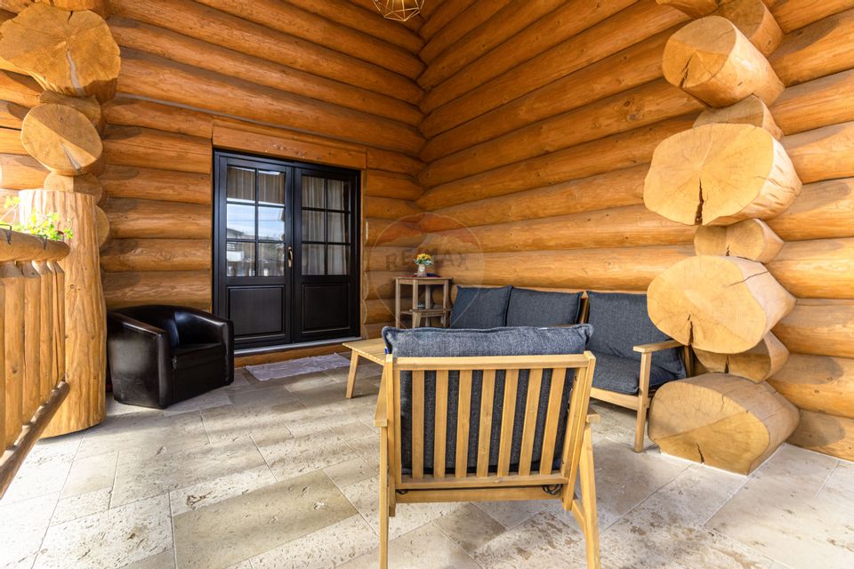 Doua case in stil canadian – confort modern intr-un cadru natural