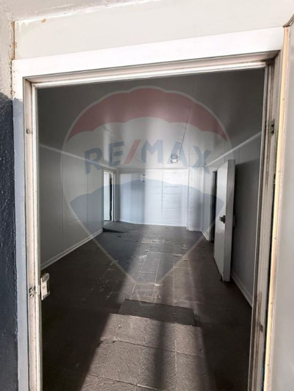 Spațiu industrial-220 mp cu rampă și parcare-zona Orașul de Jos Sibiu