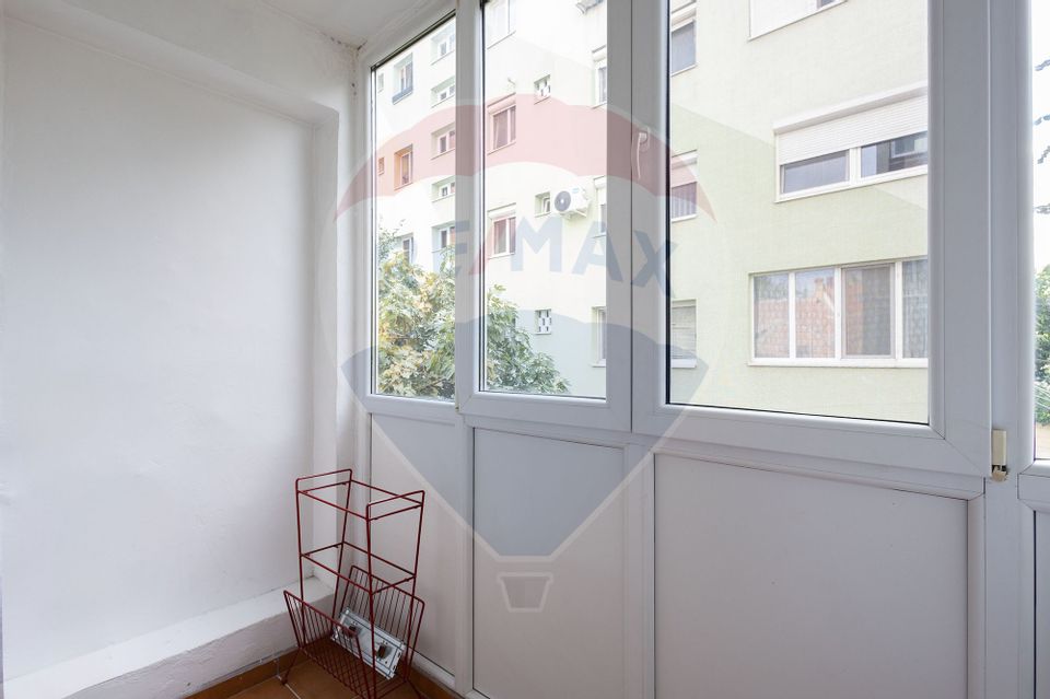 Apartament cu 3 camere de închiriat în zona Take Ionescu