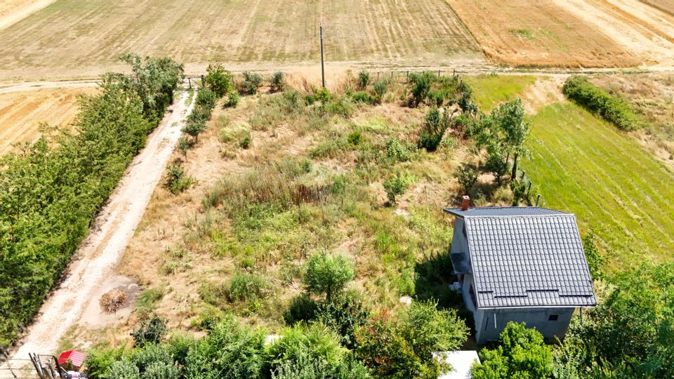 Casa+Laborator+ Teren 12.700 mp + casa de vacanta - Bolintin Vale