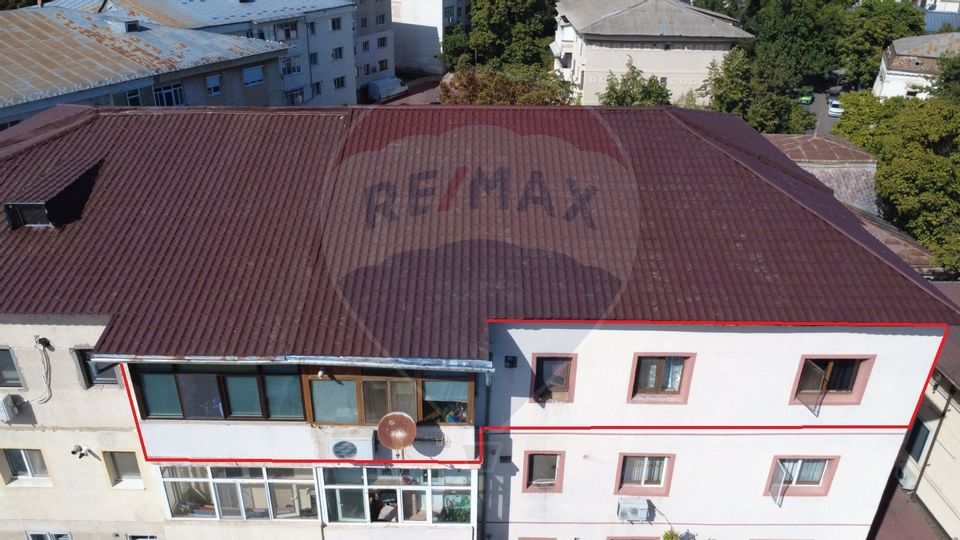 Apartament cu 4 camere  în zona Ultracentrala( Primaria Focsani)