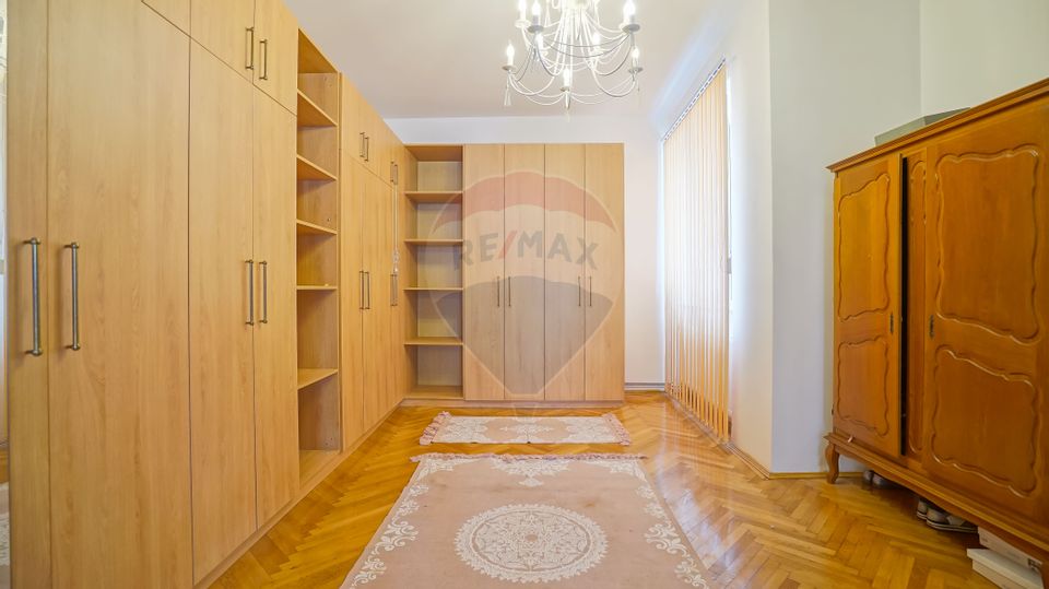 3 room Apartment for rent, Centrul Istoric area