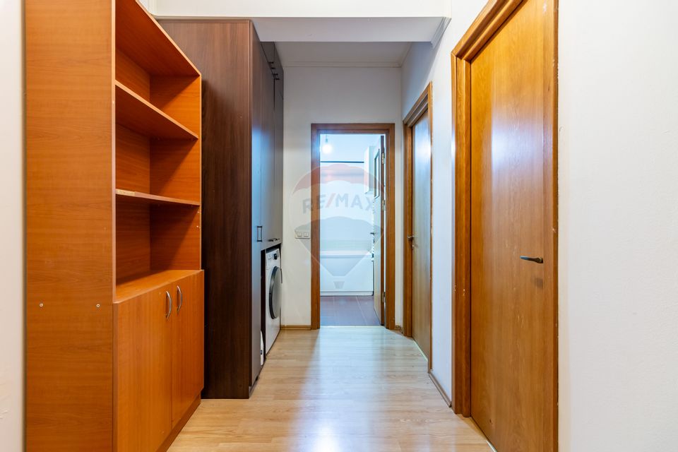 Apartament cu 3 camere de vânzare în zona Mihai Bravu