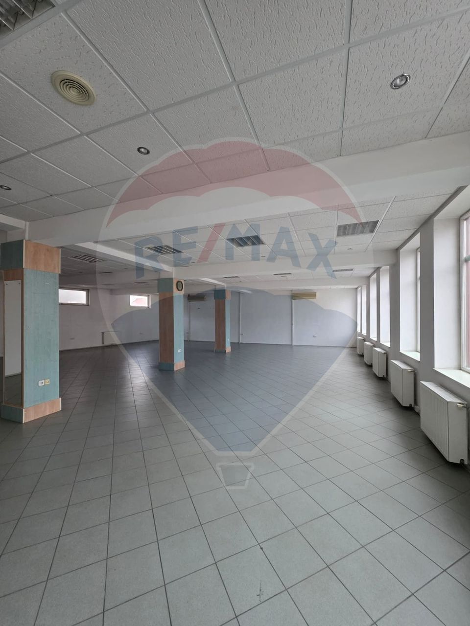 450sq.m Commercial Space for rent, Central area