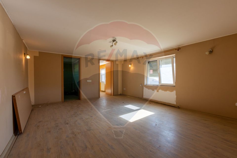 Casă SPATIOASA de vanzare in zona semicentrala