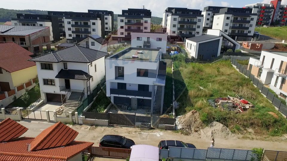 De vanzare duplex modern cu 4 camere, gradina si garaj, Baciu (Petrom)