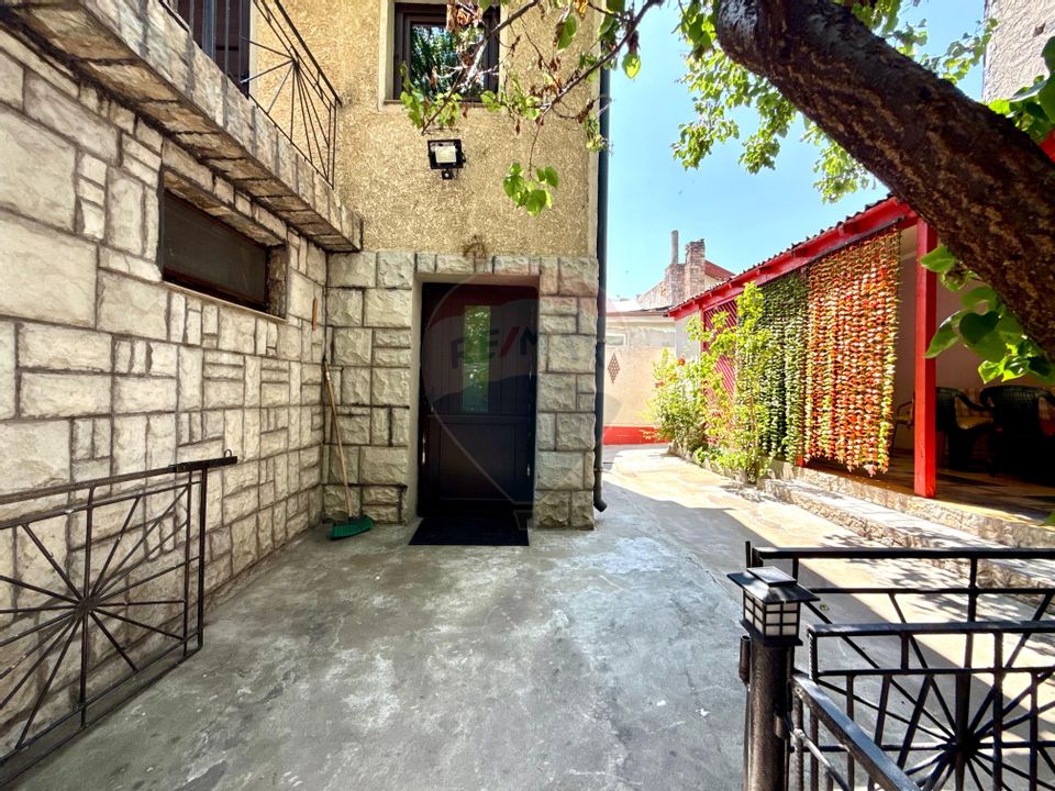5 room House / Villa for sale, Central area