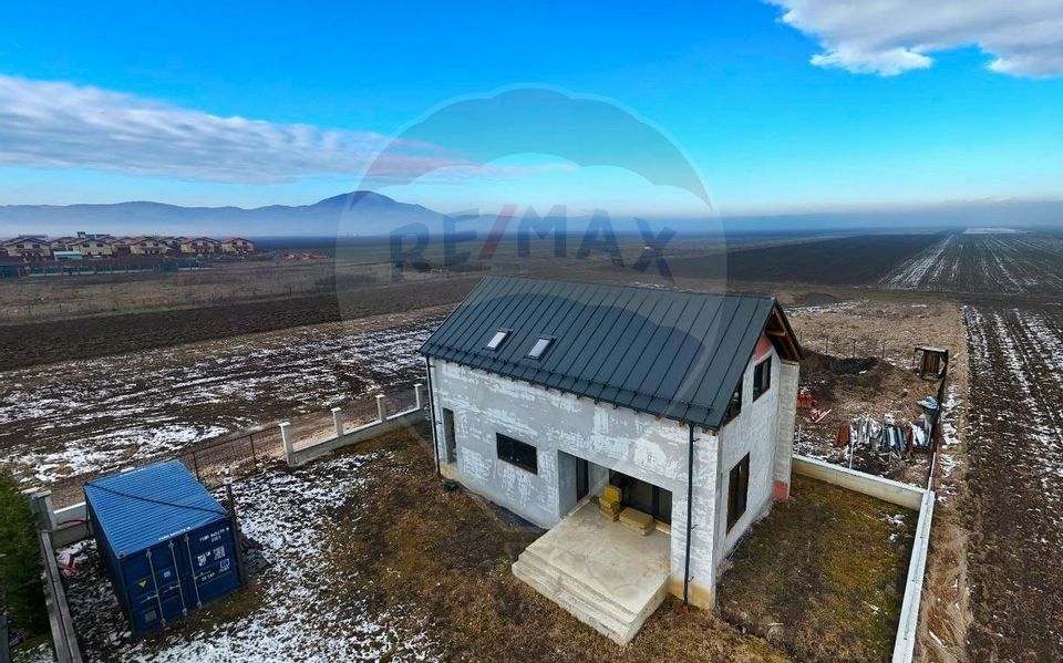Comision 0% | Cristian | Finisaje La alegere | 3 băi | Teren 500 mp