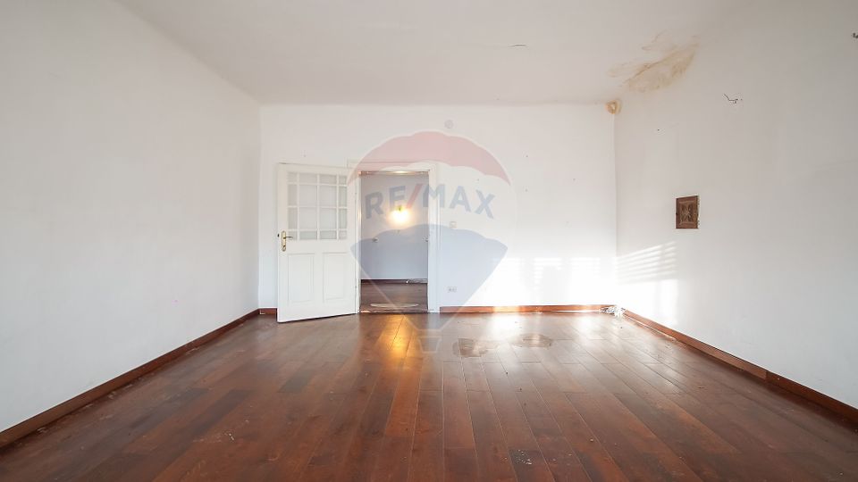 6 room House / Villa for sale