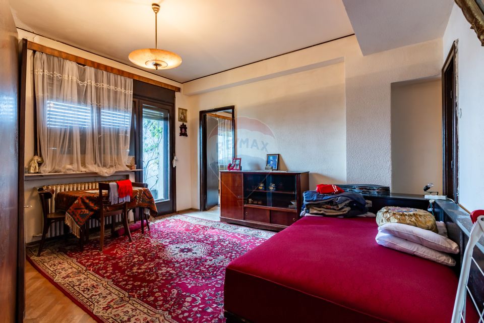 Exquisite 4 bedroom apartment for sale in University area