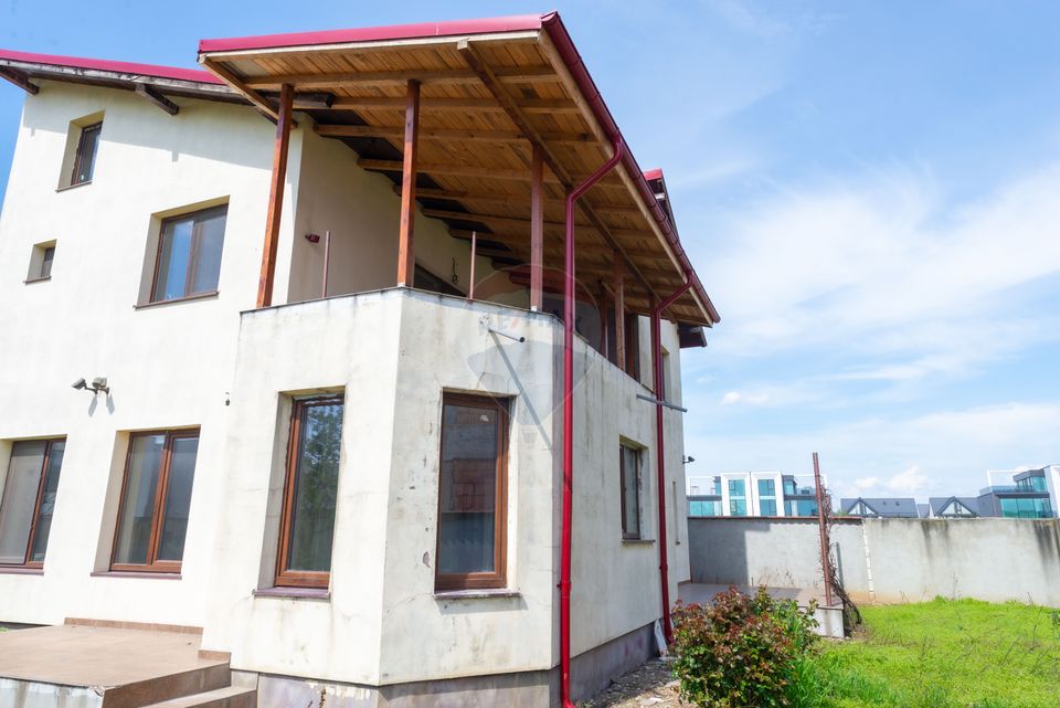 De vanzare proprietate speciala versatila | Casa + hala, teren 580mp